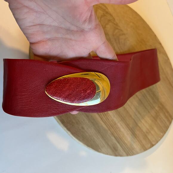 Vintage 90s Red Soft Genuine Leather Wide Golden Buckle Wrap Belt Size M - Picture 4 of 10